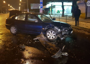В Николаеве пьяный водитель Mitsubishi врезался на «встречке» в BMW – пострадал ребенок