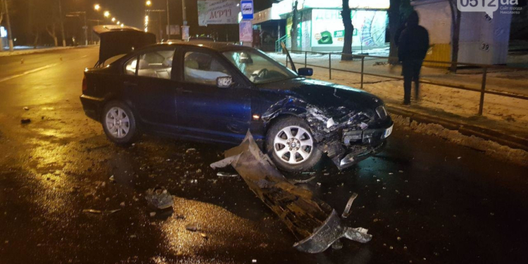 В Николаеве пьяный водитель Mitsubishi врезался на «встречке» в BMW – пострадал ребенок