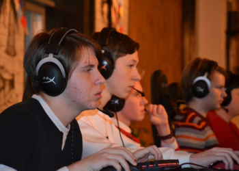 Битвы «дотеров»: школьники со всей Украины убивали в Одессе монстров и супергероев