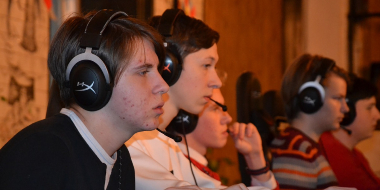 Битвы «дотеров»: школьники со всей Украины убивали в Одессе монстров и супергероев