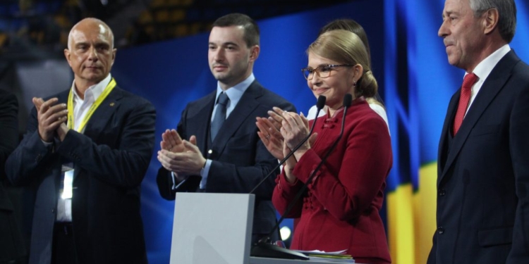 “Батькивщина” выдвинула Тимошенко в президенты. Филарет благословил