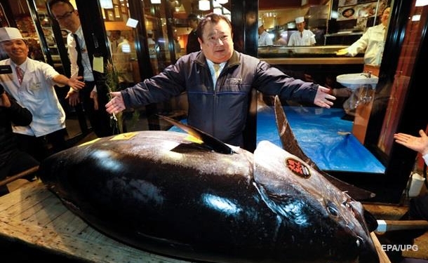 На аукционе в Токио продали тунца за рекордные $3,1 млн