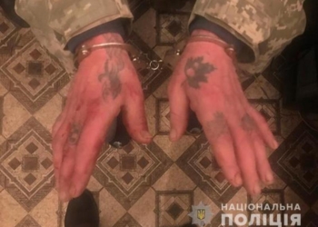 В Николаеве 36-летний рецидивист зарезал своего собутыльника, а потом попытался рассказать полицейским сказочку