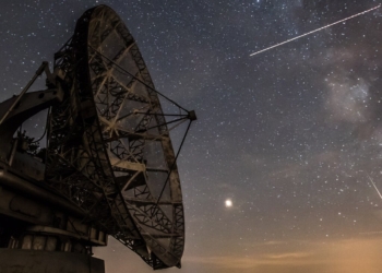 Япония запустила на орбиту спутник для создания искусственных звездопадов.