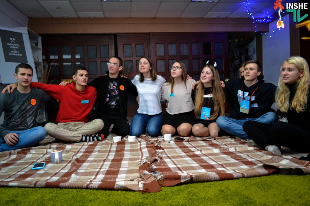 Чтобы отогреть николаевцев, студенты УАЛ устроили атмосферный квартирник «Teplo» 29
