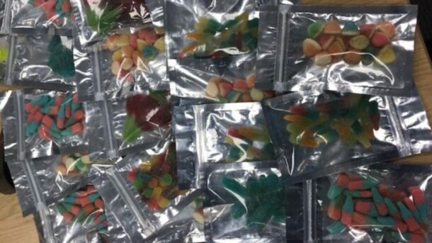 В Великобритании изъяли партию конфет, содержащих наркотики 1
