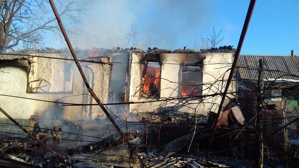 Ситуация на Донбассе: один украинский боец погиб, еще двое ранены, также боевики обстреляли жилые районы Золотого и Новоалександровки 3