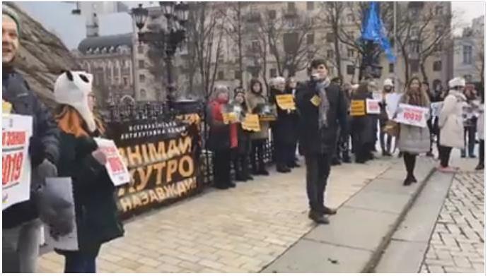 "Знімай хутро назавжди": в 10 городах Украины сегодня провели акции против использования меха 1