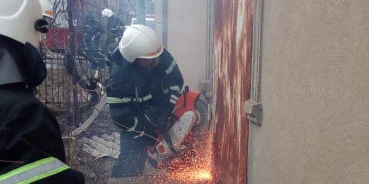 На Николаевщине из-за печки загорелись кресла