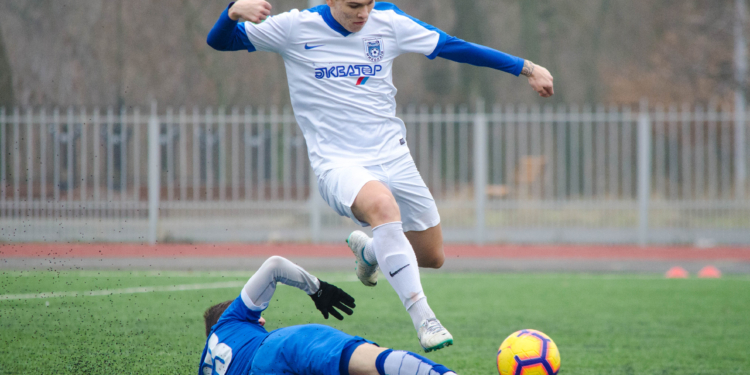 МФК «Николаев» с разгромным счетом обыграл своих дублеров и «Варваровку»