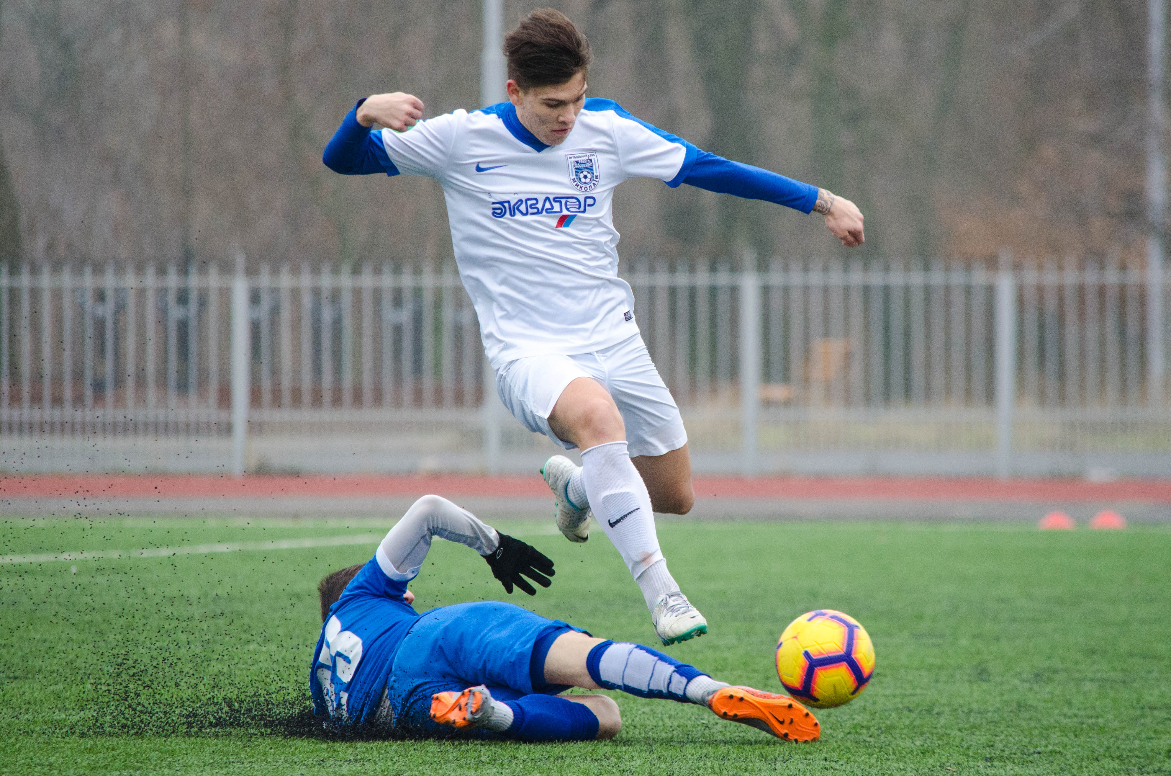 МФК «Николаев» с разгромным счетом обыграл своих дублеров и «Варваровку»