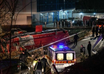 В Северной Македонии с трассы слетел автобус: погибли 13 человек