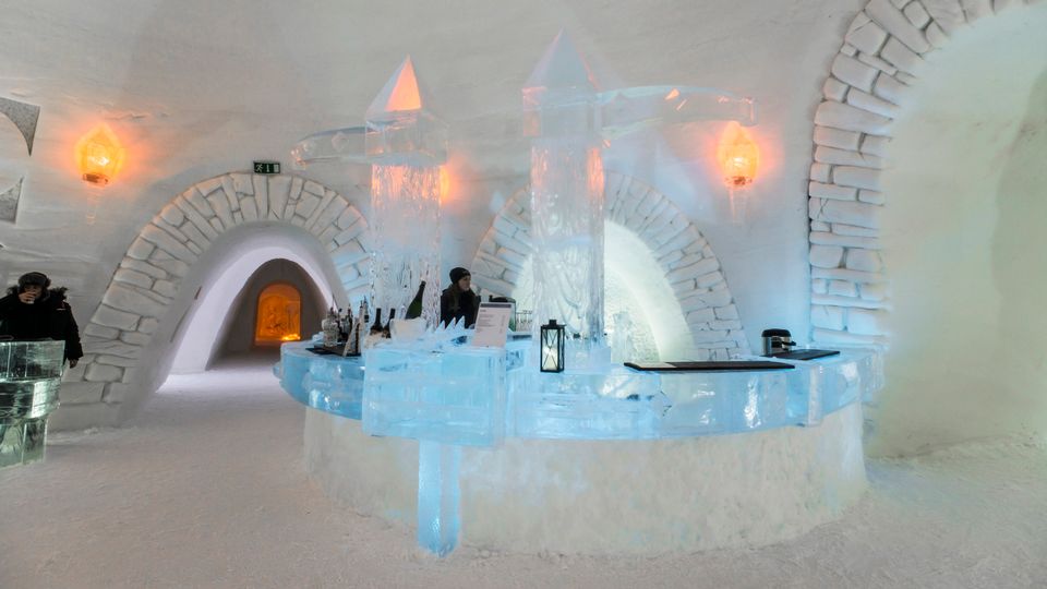 Из снега и льда – в Финляндии изваяли замок по мотивам «Игры престолов» 1