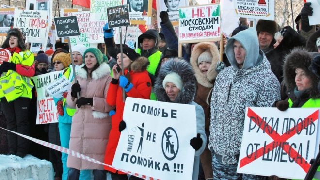 В десятках городов России прошли протесты против “мусорной реформы”