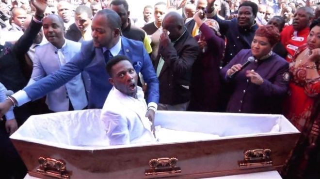 Пастора в ЮАР собираются судить за «воскрешение из мертвых» 1