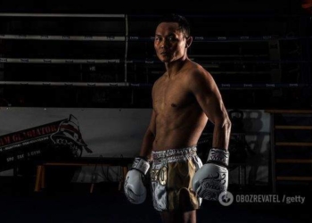 Неожиданный прием: тайский боксер на ринге поцеловал соперника