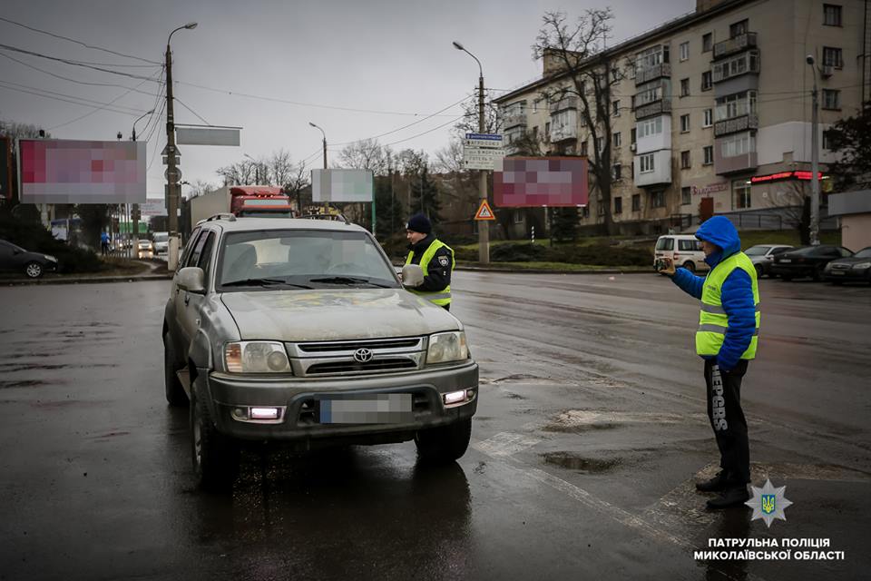 В Николаеве патрульные проверили действенность системы городского видеонаблюдения «Безопасный город» - у Варваровского моста «засекли» 5 нарушений 4