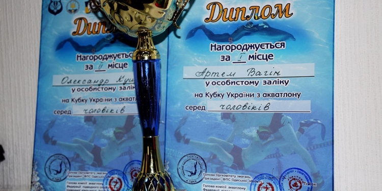 Николаевские спасатели завоевали первенство в соревнованиях по акватлону