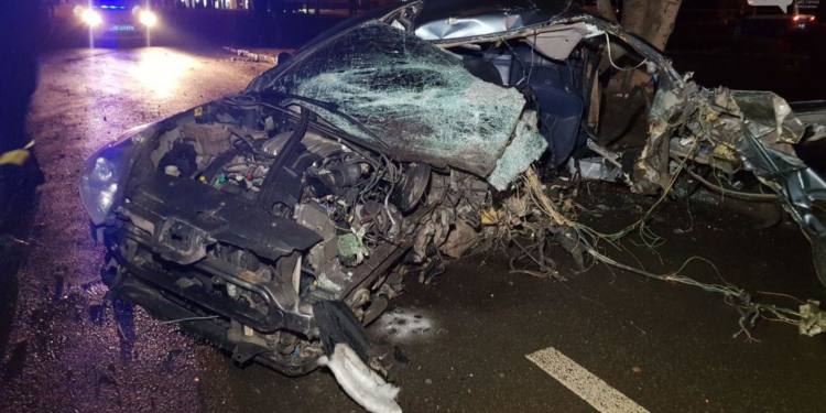 Ночное смертельное ДТП в Николаеве: двое погибших, еще одна пострадавшая госпитализирована