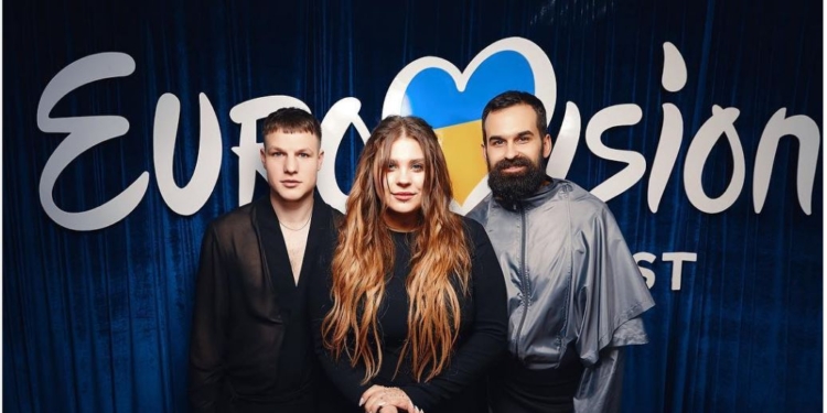 На кухні всі однаково плакали. KAZKA тоже отказалась ехать на Евровидение