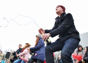 В День Святого Валентина в Одессе стреляли пробками от шампанского – установили новый рекорд