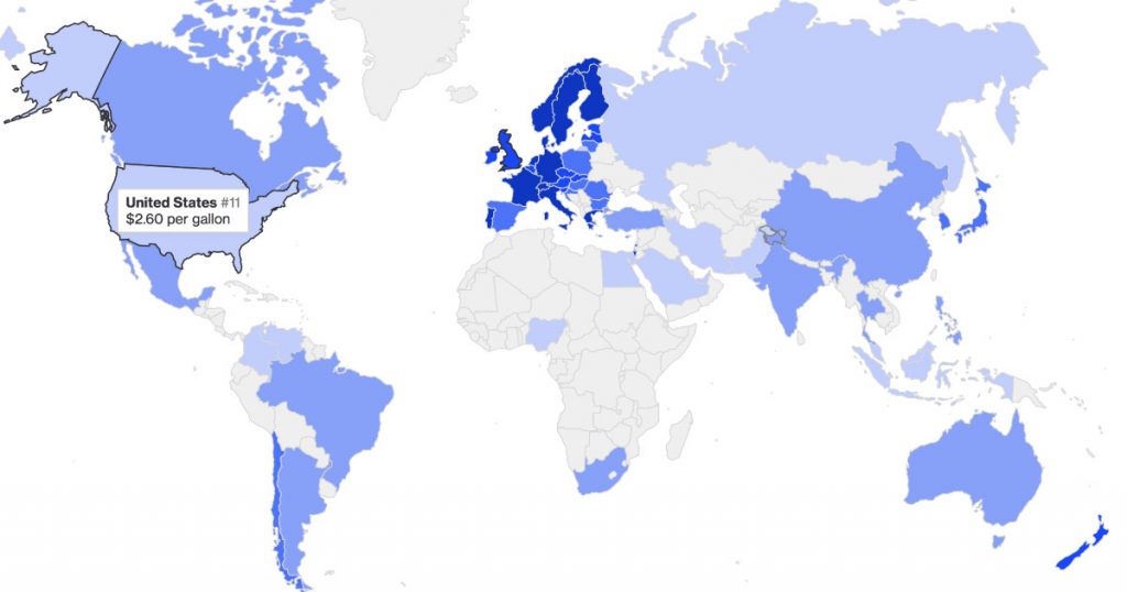 Bloomberg назвал страны с самым дешевым и самым дорогим бензином 2