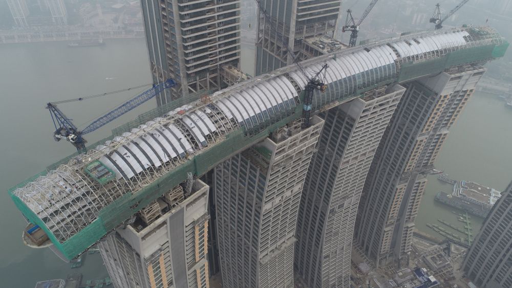 В Китае достраивают первый в мире горизонтальный небоскреб 1