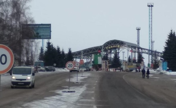 За три дня почти 100 украинцев не пустили в РФ