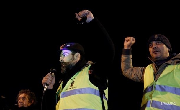 “Желтые жилеты” устроили погром в редакции французской газеты