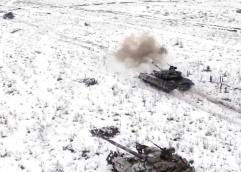 Военные провели масштабные танковые учения