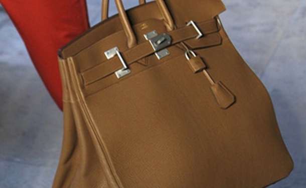Британка заказала пошив сумочки из собственной кожи