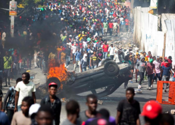 На массовых митингах в Гаити уже призывают Путина