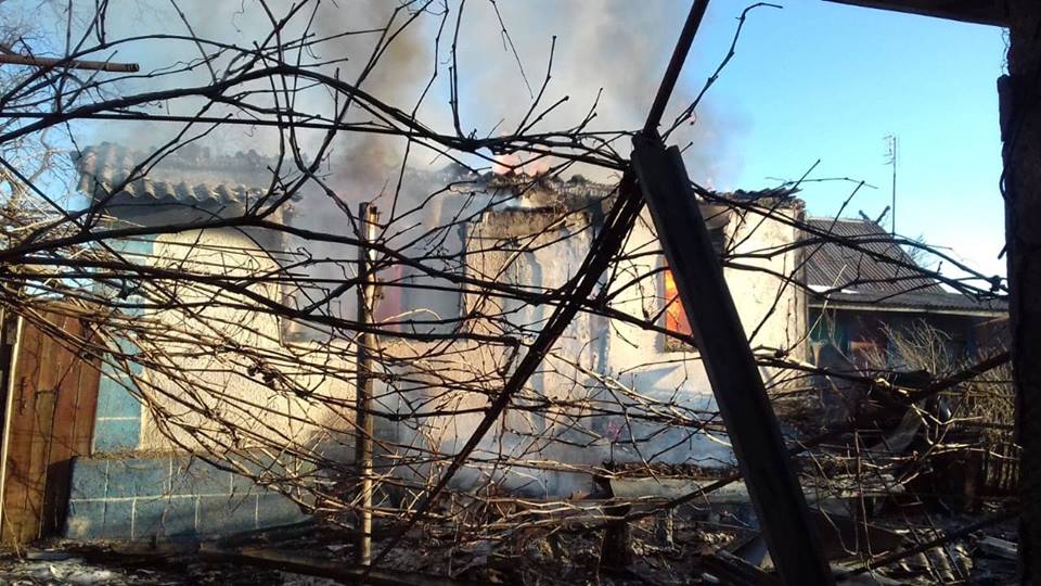 Ситуация на Донбассе: один украинский боец погиб, еще двое ранены, также боевики обстреляли жилые районы Золотого и Новоалександровки 7