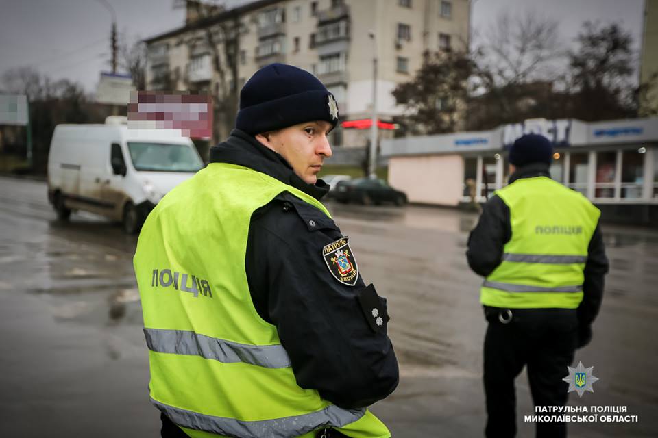 В Николаеве патрульные проверили действенность системы городского видеонаблюдения «Безопасный город» - у Варваровского моста «засекли» 5 нарушений 8