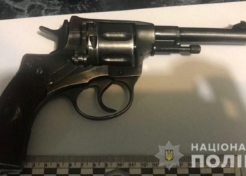В электричке Киев-Мироновка боец военизированной охраны открыл огонь на поражение по хулиганам