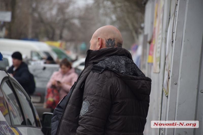 В центре Николаева задержали молодого человека с пистолетом. Им оказался руководитель «Правой молоді» 5