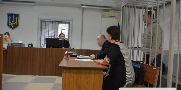 Николаевец, забивший до смерти прохожего на территории больницы, отрицает обвинение: «Я не убивал»