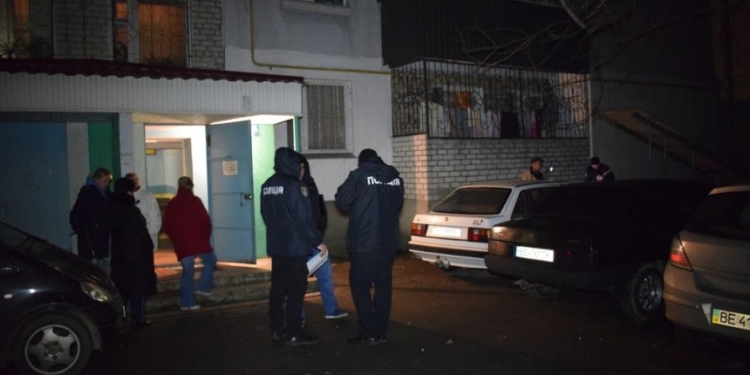 Ночью в Николаеве из окна выбросился молодой мужчина