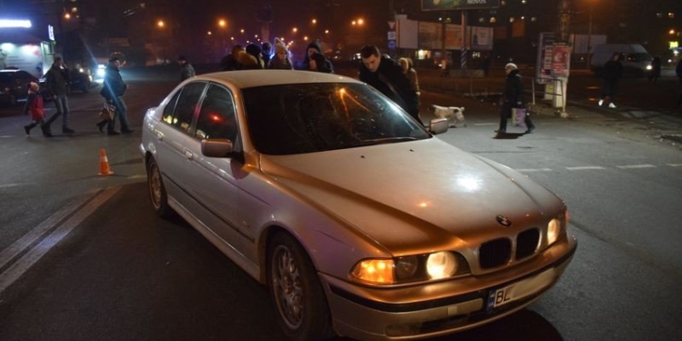 BMW сбил несовершеннолетнего парня в Николаеве