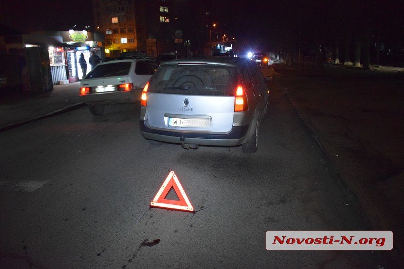 В Николаеве водитель «Рено» сбил школьника, неожиданно выбежавшего на дорогу 5