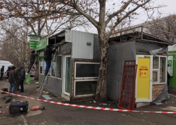 В Николаеве на 6-й Слободской демонтируют незаконные МАФы