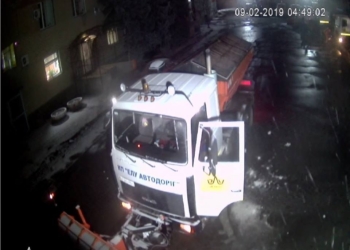 В Николаеве пошел снег, на дороги вышла техника ЭЛУ автодорог