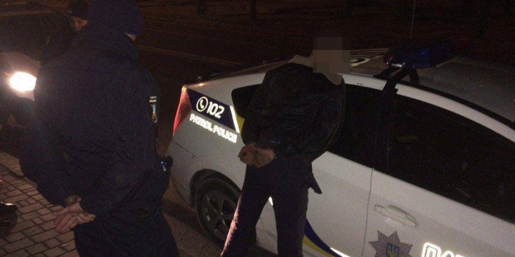 За сутки патрульные задержали трех николаевцев с наркотиками