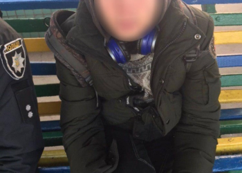 В Херсоне патрульные задержали двух николаевцев, которые находились в розыске