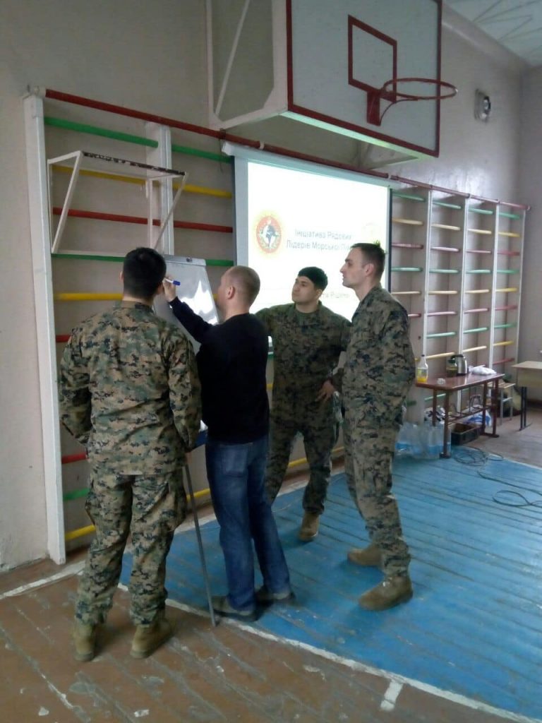 В Николаеве инструкторы из США провели курсы лидерства для украинских морпехов 7