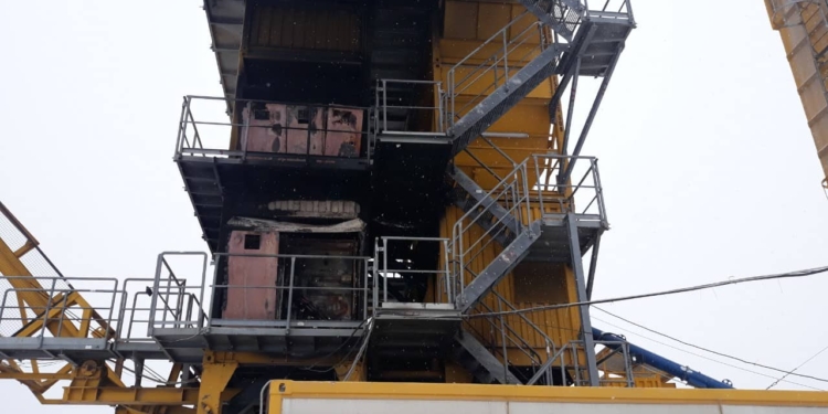 Кто?! В Новом Буге подожгли асфальтовый завод