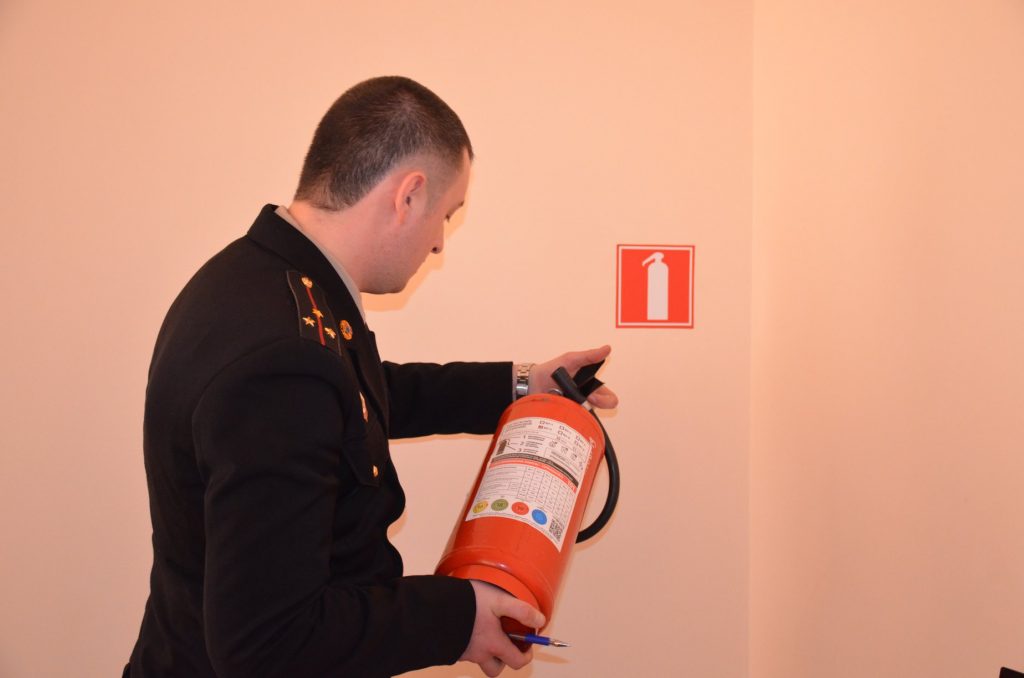 На Николаевщине спасатели проверяют помещения будущих избирательных участков - уже накопилось больше 3 тысяч замечаний 1