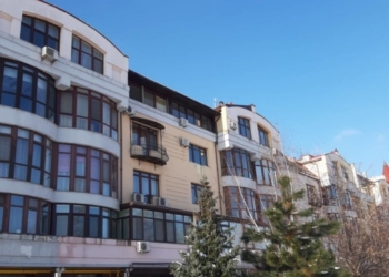 Квартиру Януковича в Киеве освятил священник