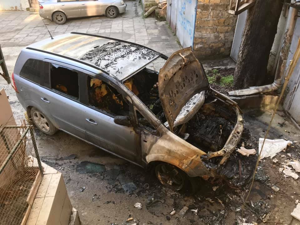 В Одессе сгорел автомобиль участника протестов против застройки города 1
