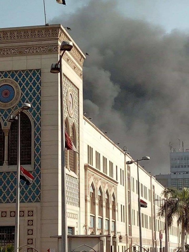 Трагедия в Каире. Не менее 20 человек сгорели на ж-д вокзале 5